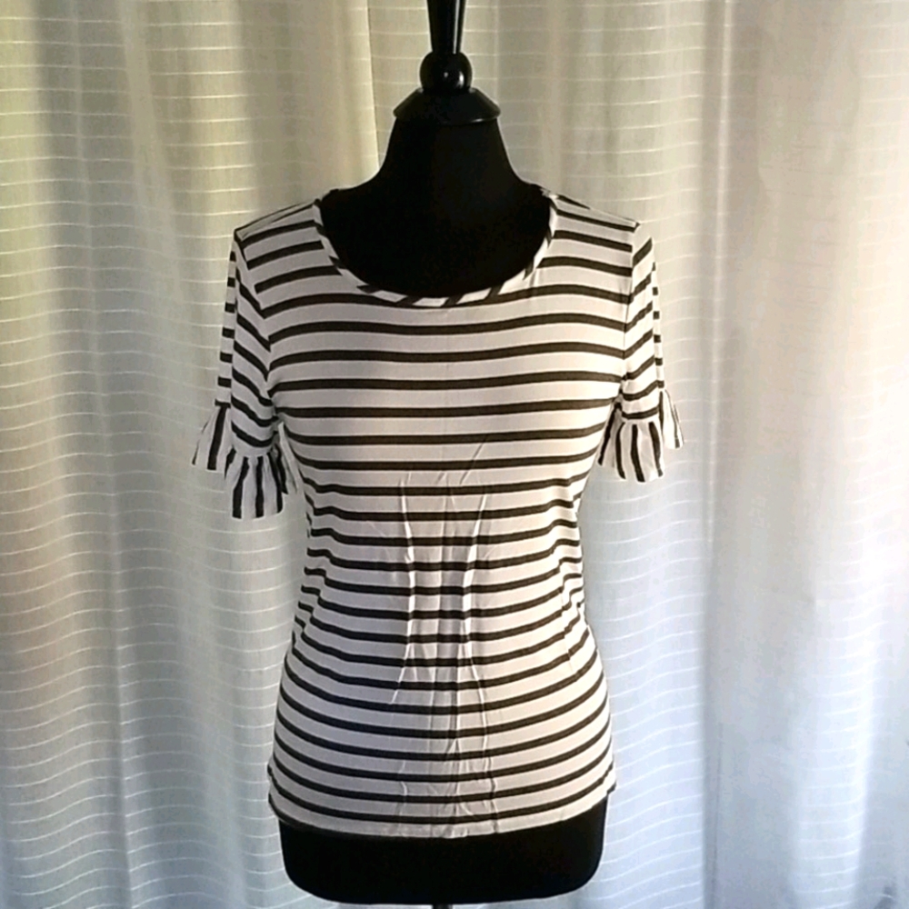 NWT Green Envelope Striped Ruffle Sleeve Tee